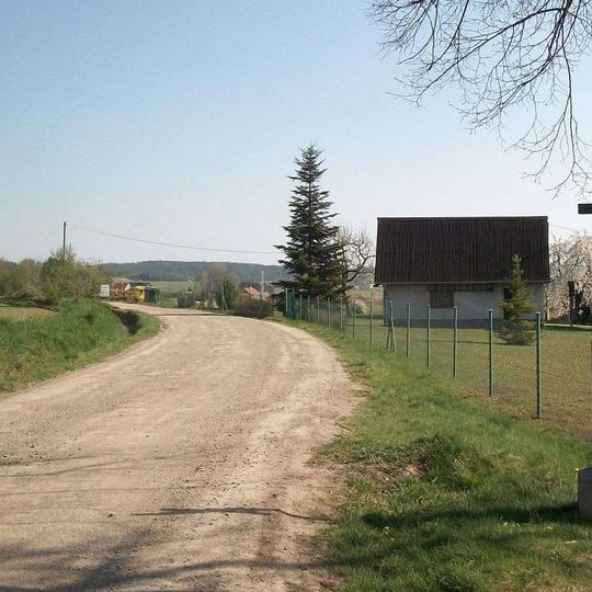 Kříž jižně od Štěnovic