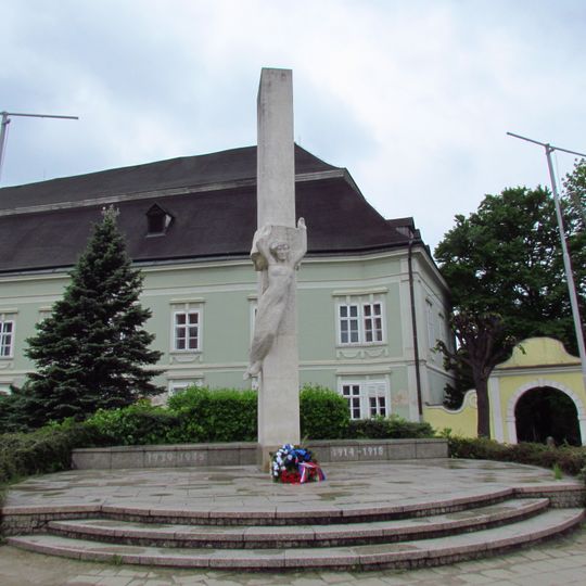 Památník obětem 1 a 2. sv. války na Náměstí Míru