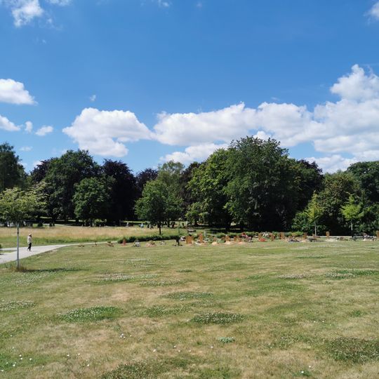 Weinberghänge rechts des Neckars unterhalb des Muckensturms, der Steinhalde, des Zuckerberges und die anschließende Hochfläche mit dem Steinhaldenfriedhof