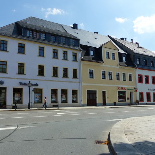 Wohnhaus in Ecklage und in geschlossener Bebauung, mit Anbau Baderstraße 1a