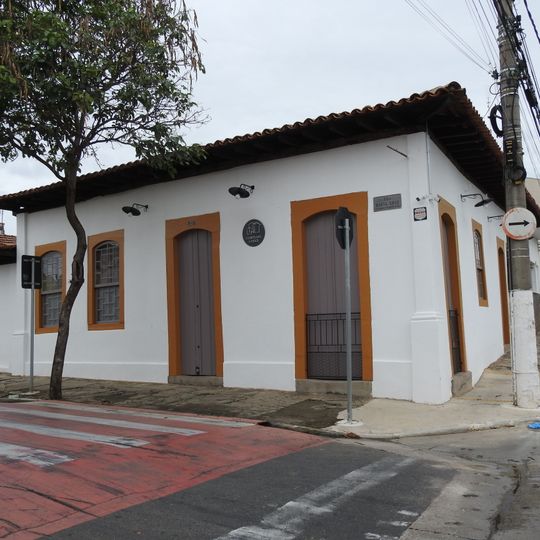 Building at Rua Santa Cruz, 222/226