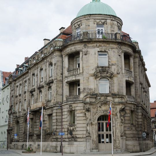 Eckhaus, ehemaliges Bankhaus, jetzt Forstdirektion