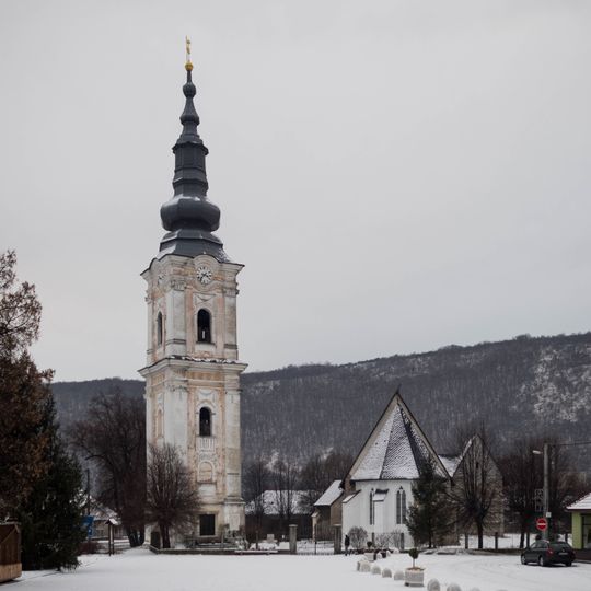 Kostol s areálom, zvonica