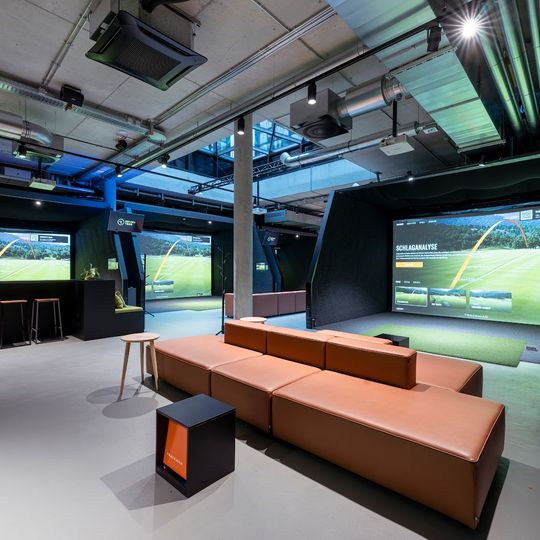 Seven Tees Golf and Bar