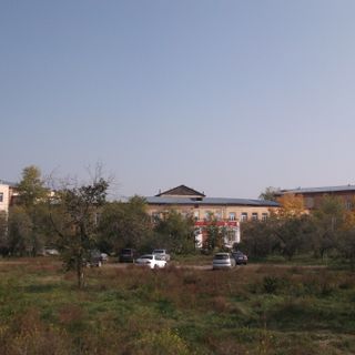 Здание поликлиники ЛВРЗ, где в годы Великой Отечественной войны размещался эвакогоспиталь № 938 (Улан-Удэ)