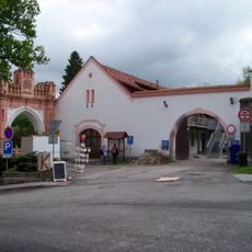 Hospodářský dvůr zámku Vrchotovy Janovice