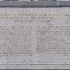 Le gouvernement provisoire de la République Française décerne la Croix de la Libération à la Ville de Paris