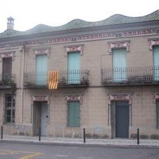 Houses on Plaça Perpinyà 21-23