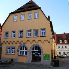 Wohn- und Geschäftshaus