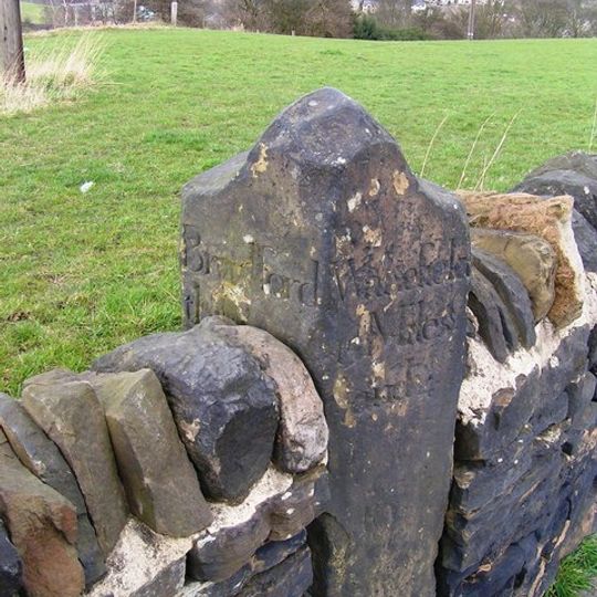 Milestone, Shibden Hall Road