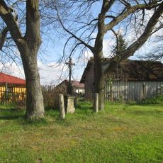 Kříž v severní části Častrova