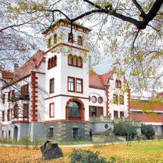 Einzeldenkmale der Sachgesamtheit Schloss und Rittergut Thammenhain: Schloss und Wohn-Nebengebäude (siehe auch Sachgesamtheitsliste - Obj. 09303055, Am Wildpark 1–9) Am Wildpark 4