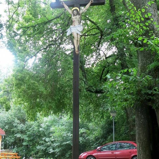 Kříž na hoře Tábor nad osadou Chlum