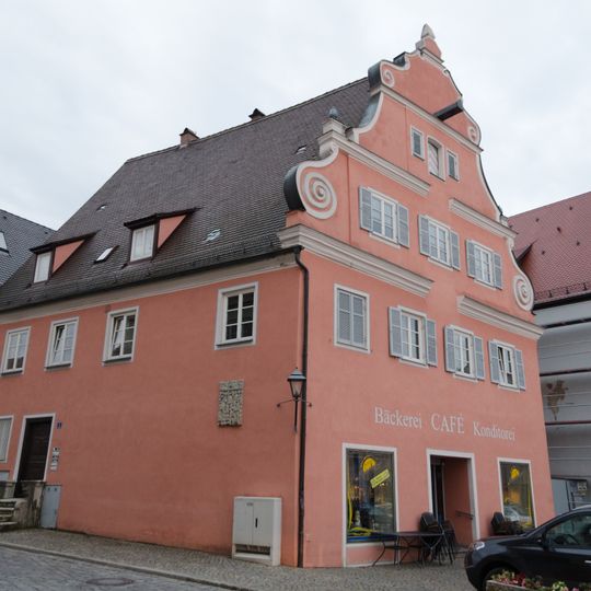 Wohn- und Geschäftshaus