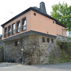 Unterbau des ehem. Löhrturmes mit Relikten der ehem. Stadtmauer