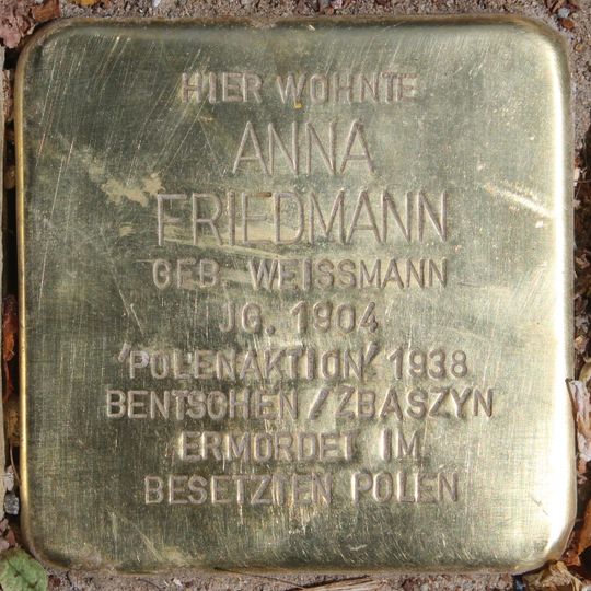 Stolperstein en memoria de Anna Friedmann