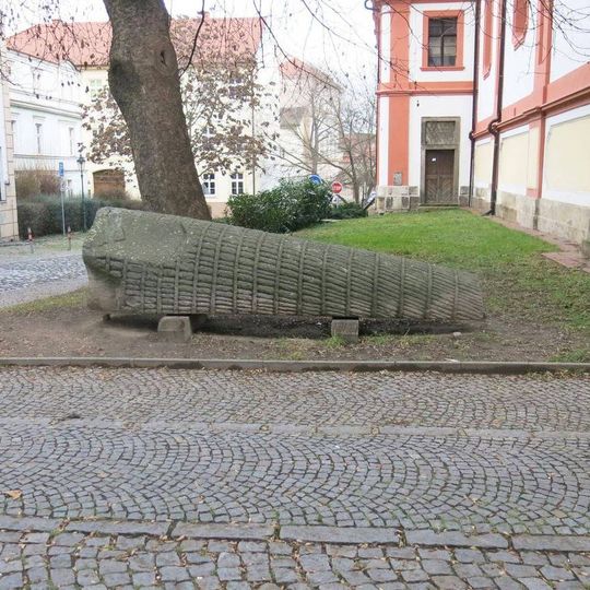 Kamenná plastika v Jezuitské ulici v Litoměřicích