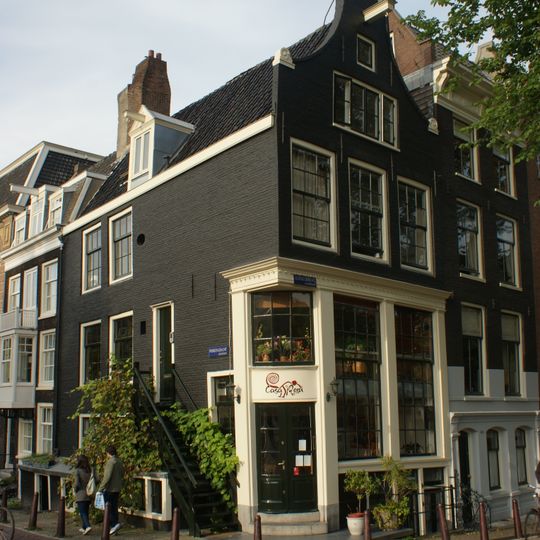 Hoekhuis met waarschijnlijk begin