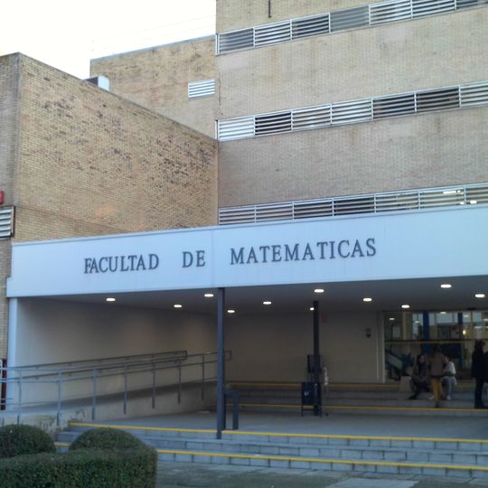 Edificio de Aulas y Seminarios
