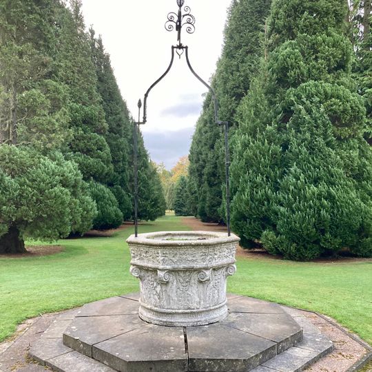 Italian Wellhead, Cypress Avenue, Craigtoun Park