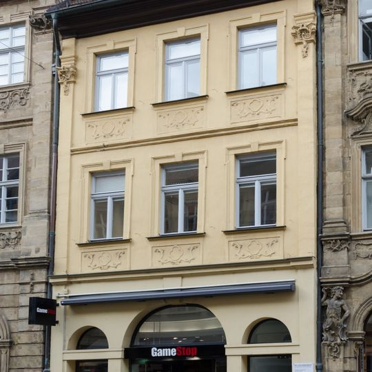 Wohn- und Geschäftshaus