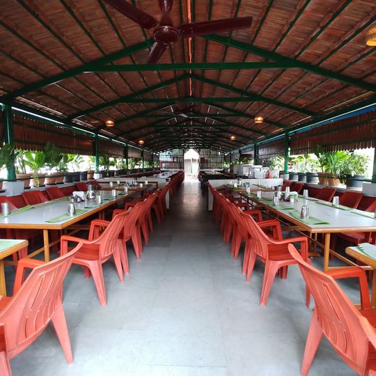 R.K. Garden restaurant Family