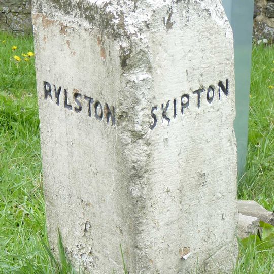 Guidestone, A65 jct, Sour Lane