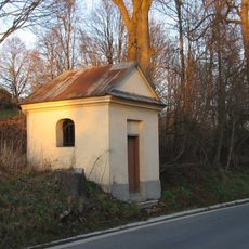 Kaplička u silnice na východním okraji Jamartovic