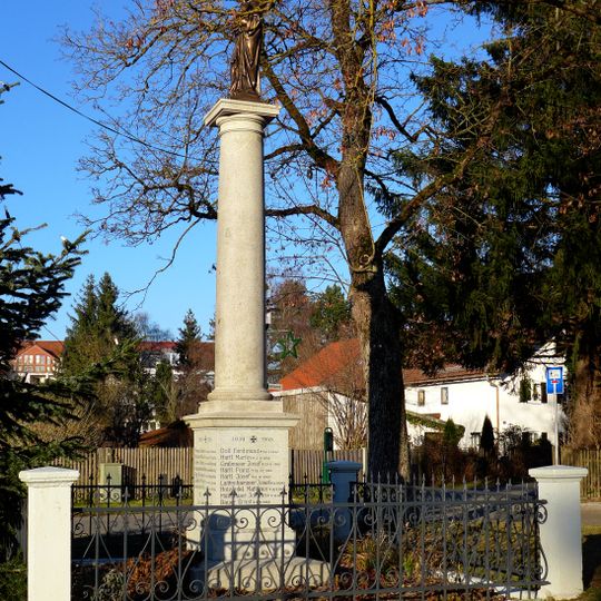 Mariensäule und Kriegerdenkmal für die Gefallenen des Ersten Weltkrieges