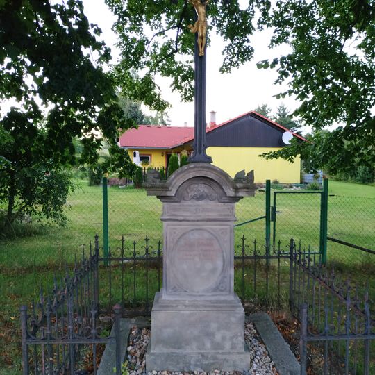 Kříž naproti domu 348 v Horním Podluží