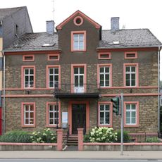 Hindenburgstraße 4