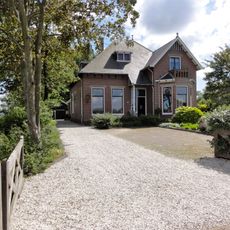 Villa in overgangsstijl