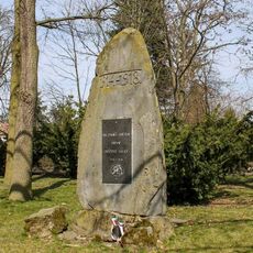 Pomník padlým v Újezdu v parku