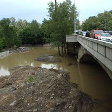 Oblouk Libeňského mostu přes staré rameno Vltavy