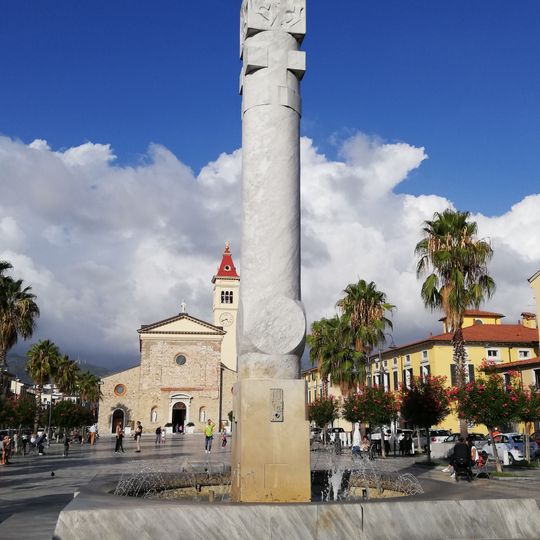 Fontana monumentale di Piazza Menconi
