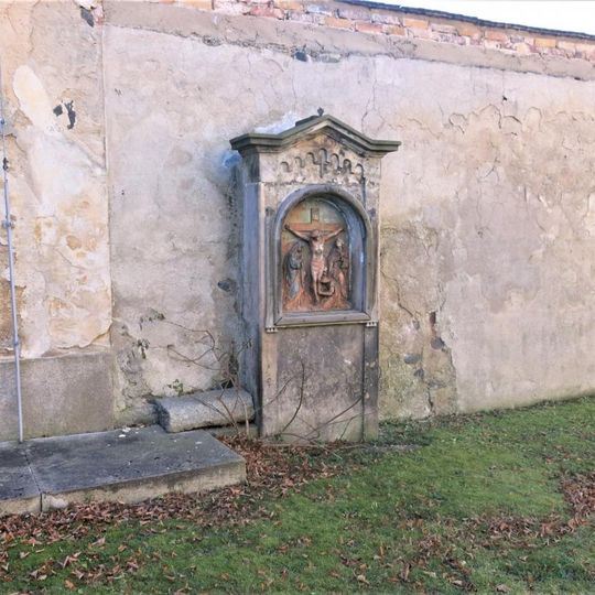 Kaplička XII. zastavení křížové cesty u kostela Nalezení svatého Kříže ve Frýdlantu