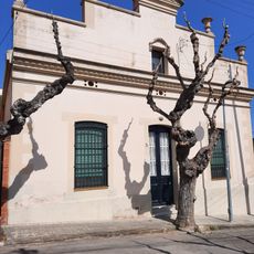 Cases del carrer de Josep Paris, 1 i 5 (Tiana)