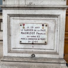 Placa conmemorativa, monumento conmemorativo