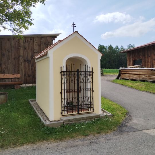 Kaplička na západním okraji vsi