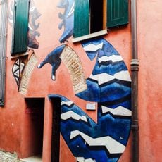 Abitato urbano dipinto con graffiti/writing e drawing (2007-2011)