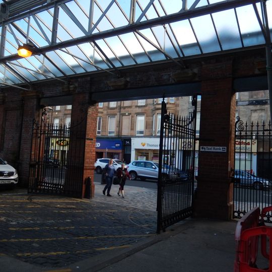 Helensburgh, Princes Street East, Helensburgh Central Station, Gateway