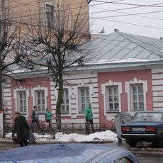 Жилой дом с воротами и оградой (Тверь)