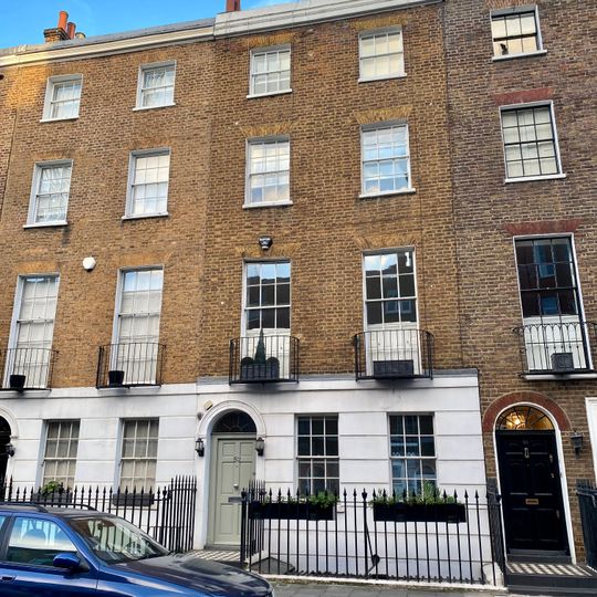 52, Upper Montagu Street W1