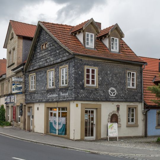 Wohn- und Geschäftshaus