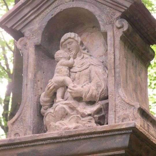 Boží muka u rozcestí u silnice z Milešova do Kostomlat