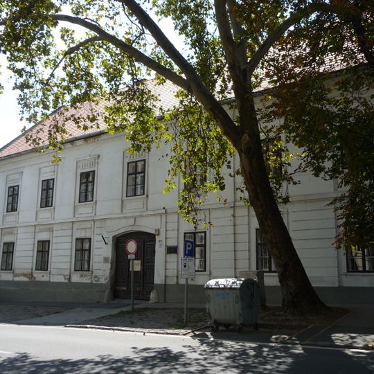 Bezerédj Street 1, Szekszárd