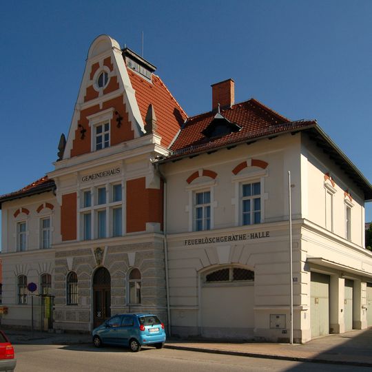 Gemeindehaus und Feuerlöschgerätehalle