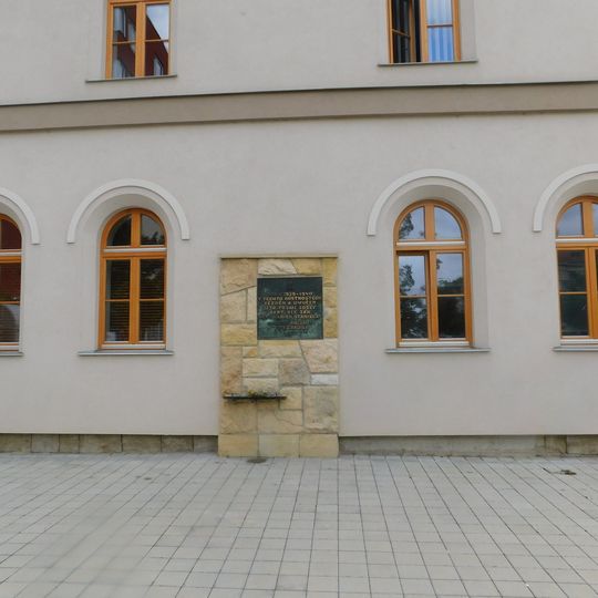 Pamětní deska Josefa Frymla, Jana Víta a Stanislava Ulrycha