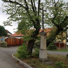 Kříž ve Lhotce