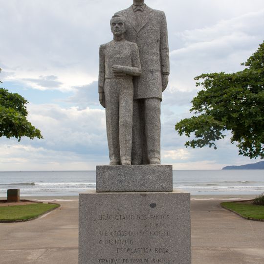 Statue of João Octávio dos Santos